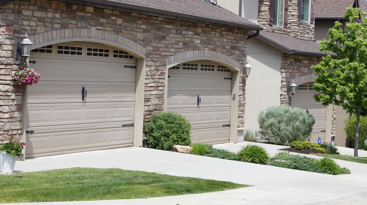garage-door-with-windows