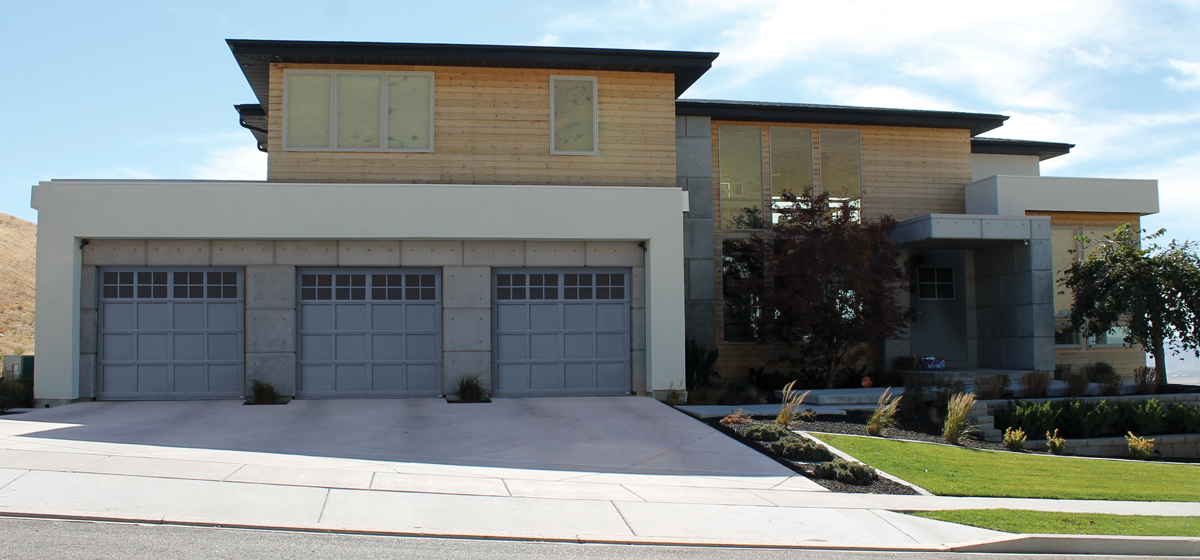 pinnacle-steel2021-163-smokedwindows-ironglimmer-crop